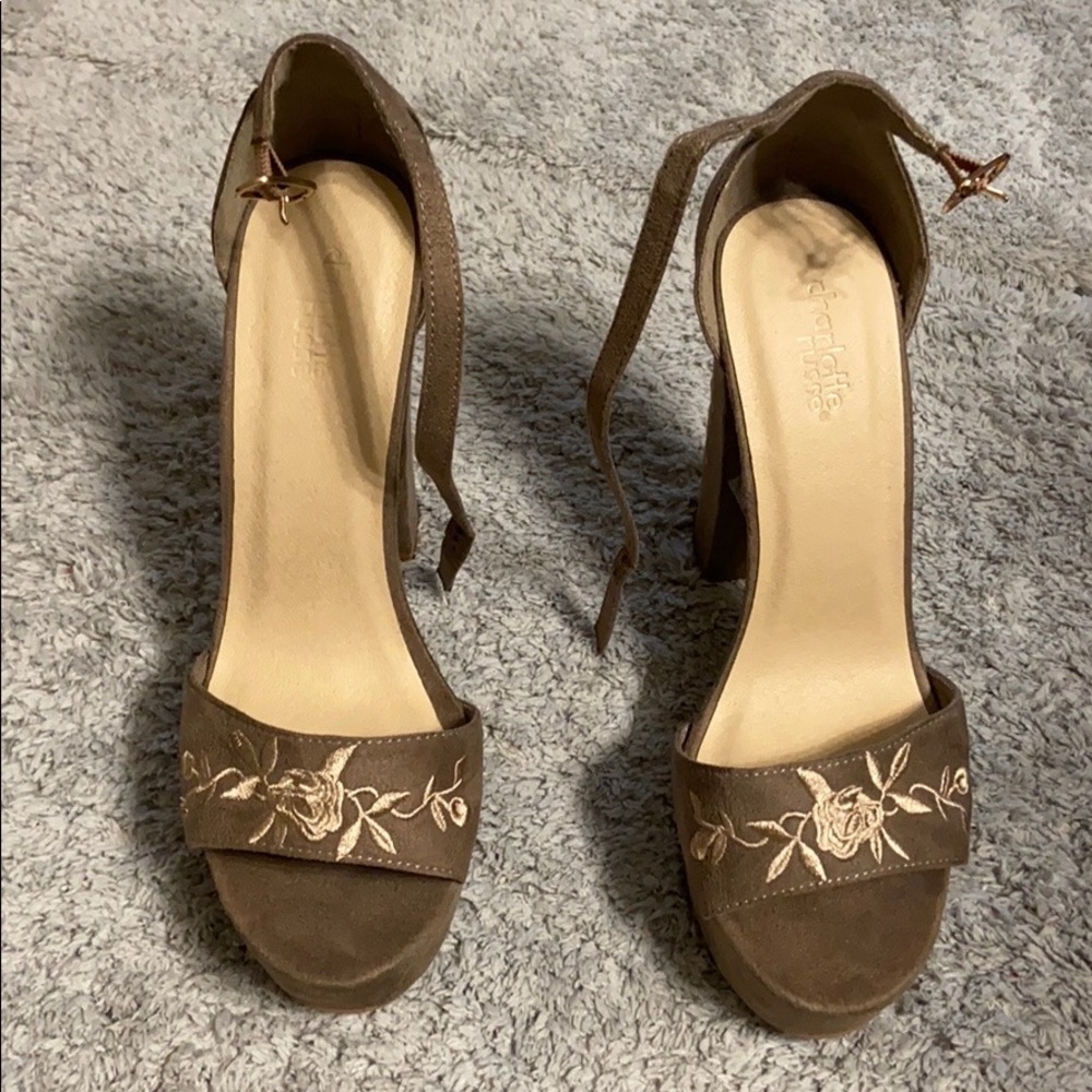 Shoes - Picture 2 of 3